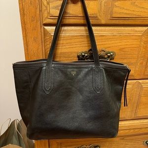 Fossil tote